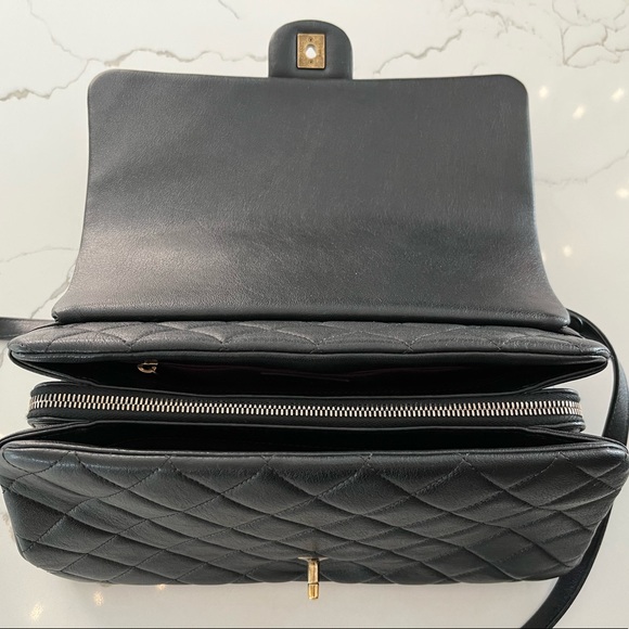 Chanel Large Caviar Flap Bag with Antique Gold Hardware - Picture 11 of 16